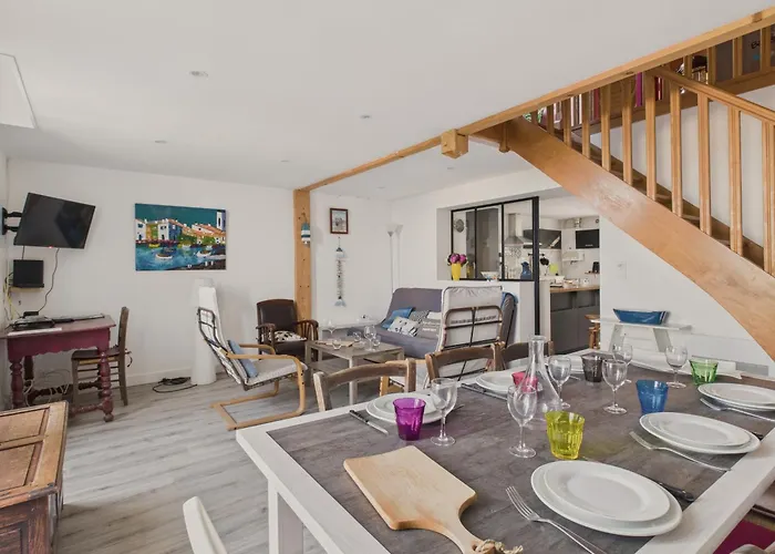 Maison Avec Acces Privatif Direct A La Pour 6 Σπίτι διακοπών *